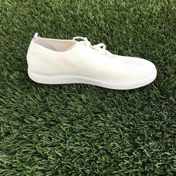 boc tennis shoes